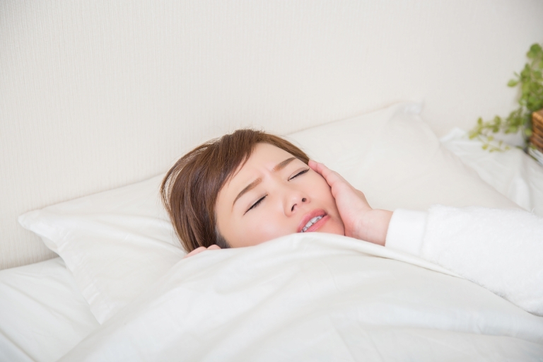 眠れないほど歯が痛い・歯医者に行けないときの応急処置